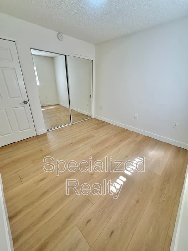 Burbank Condo: 328 East Providencia Avenue
