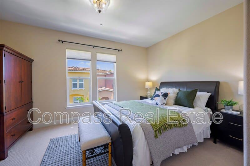 San Jose House: 265 Esfahan Ct