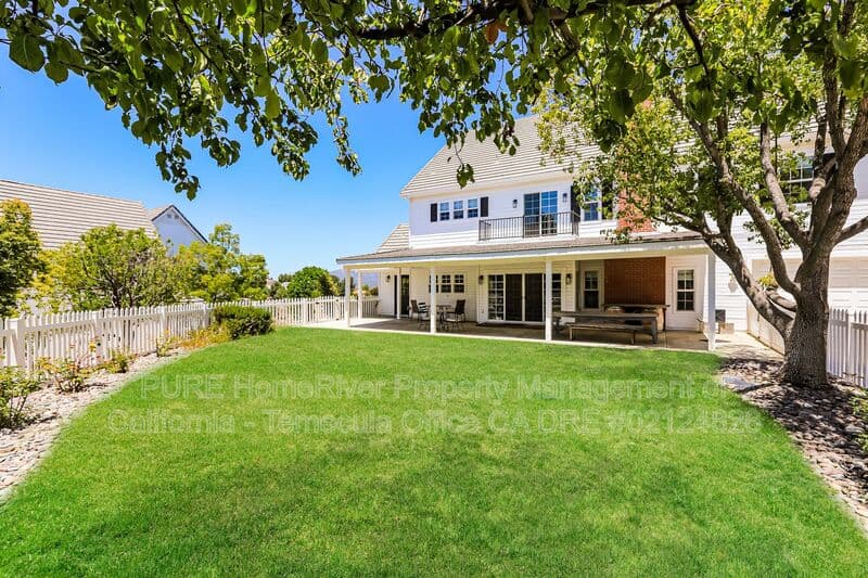 Murrieta House: 36475 Avenida La Cresta