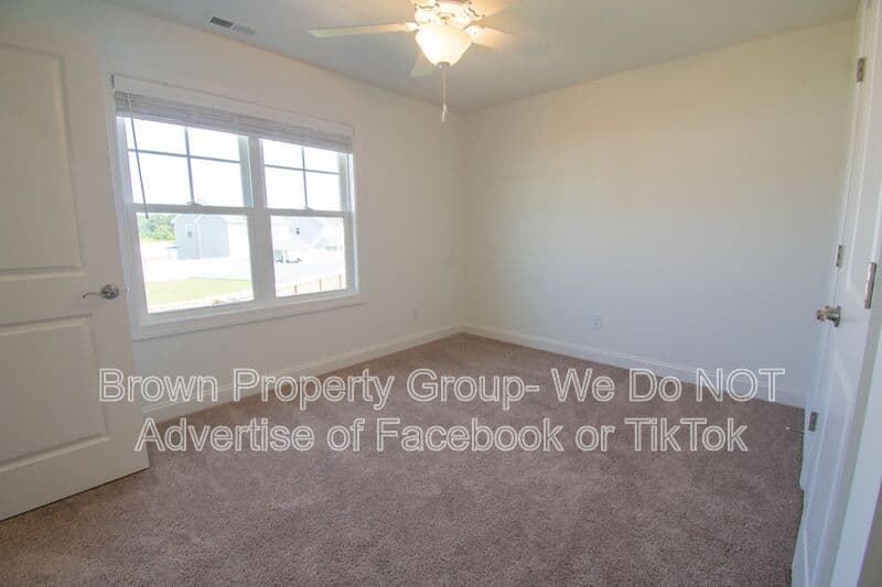 Raeford House: 157 Easy St