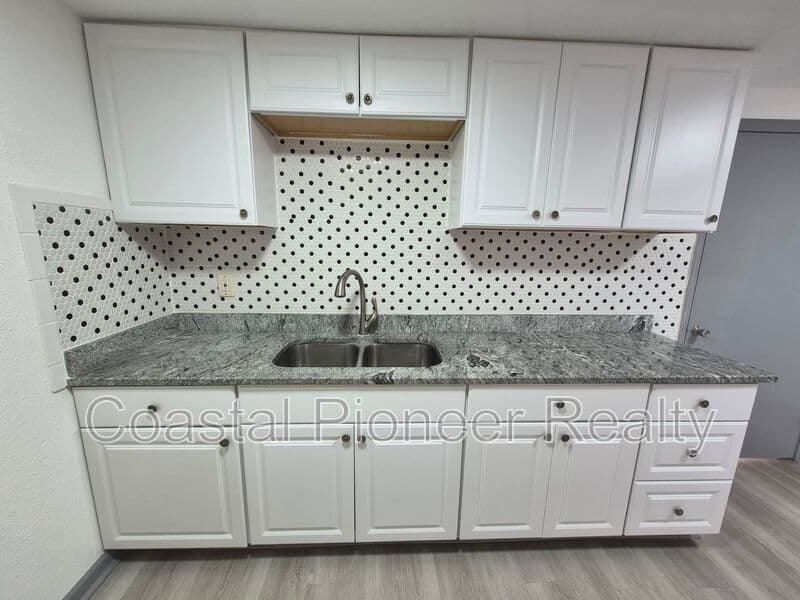 Tampa House: 3205 N 47th St