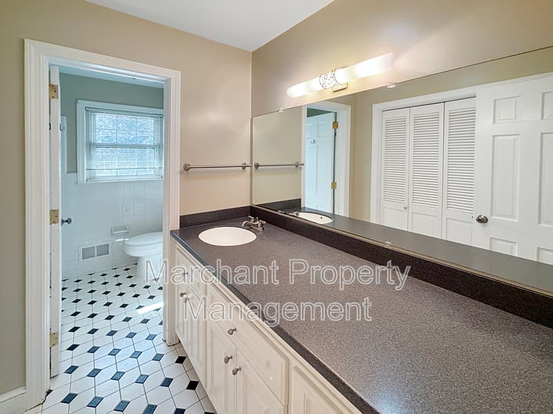 Greenville House: 4 Yarmouth Court