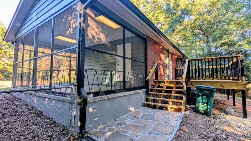 Smyrna House: 2042 Spring Rd SE
