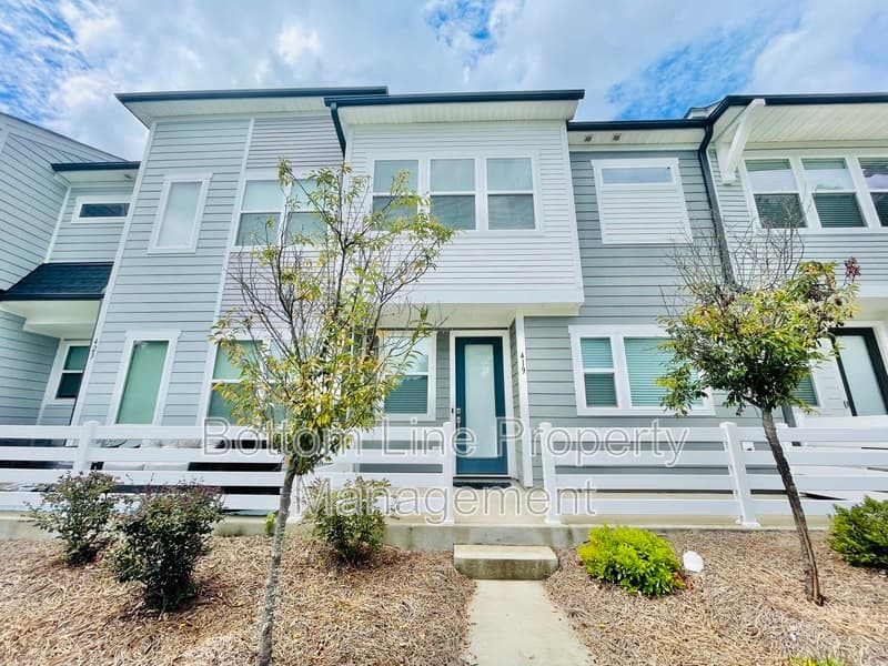 Charlotte Townhome: 419 Vinroot Aly