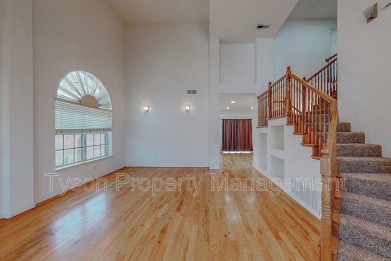 Albuquerque House: 8705 Silvercrest Ct NW