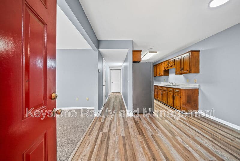 Hopkinsville Apartment: 1935 High Street