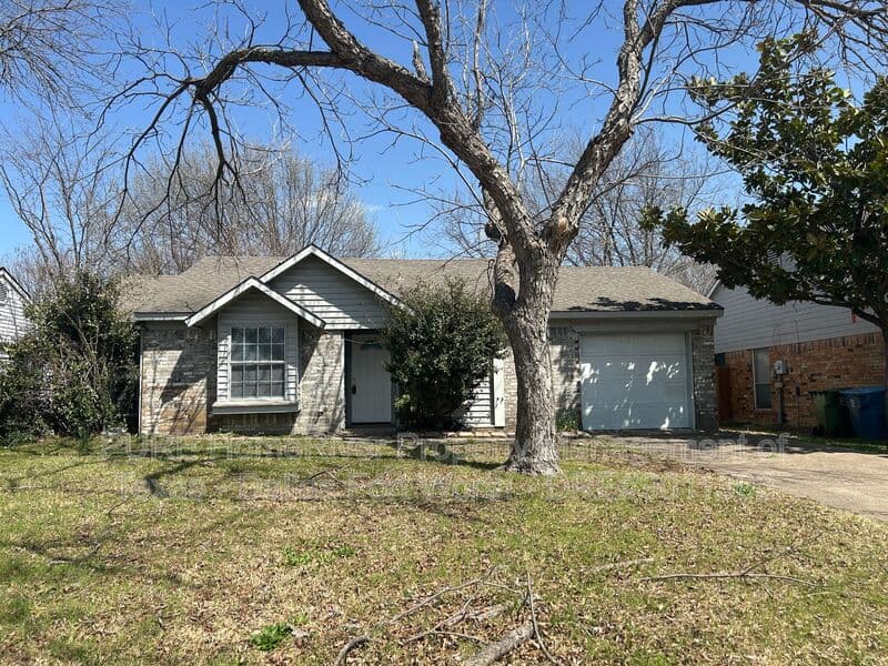 Rockwall House: 116 Windmill Ridge Drive