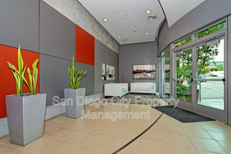 San Diego House: 801 Ash St.