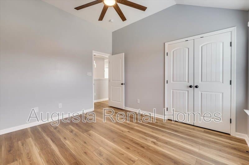 Augusta House: 1015 Rosland Circle