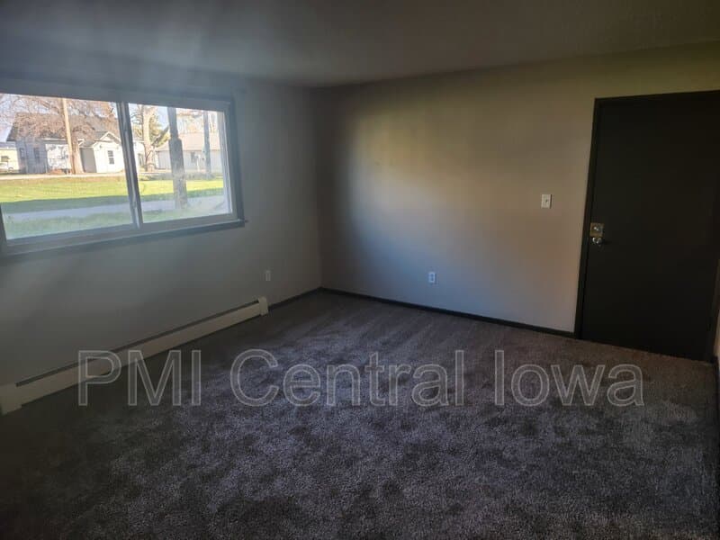 Waukee Condo: 450 Laurel St