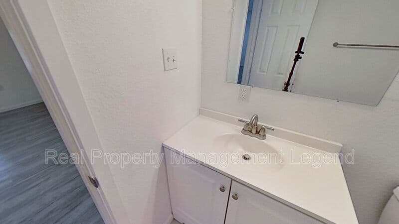 Irving House: 2320 Brockbank Dr