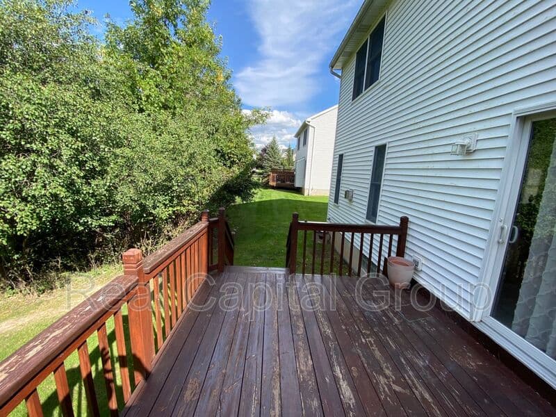 East Amherst House: 71 Berwick Ln