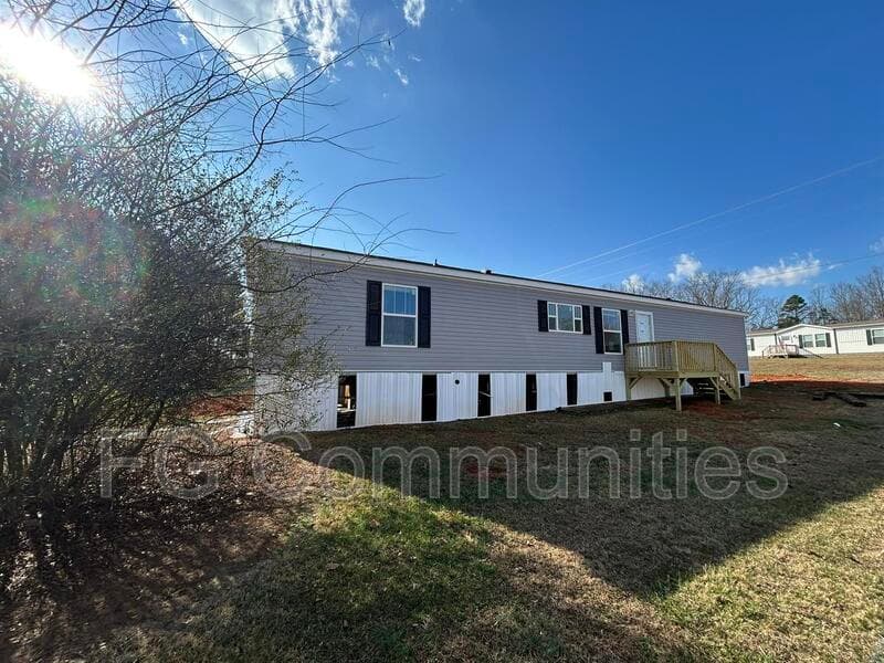 Taylorsville House: 105 Paynes Dairy Rd