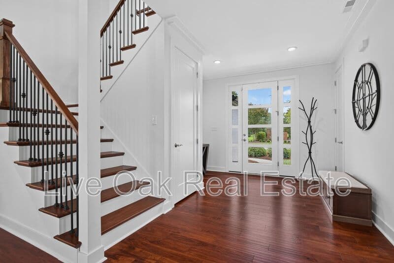 Virginia Beach House: 1316 Lambeth Lane