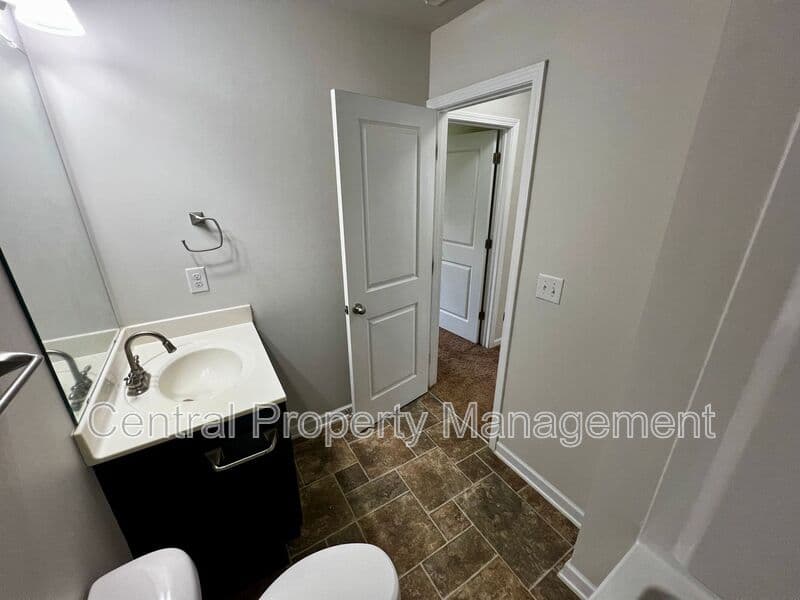 Greer House: 43 Moorlyn Lane