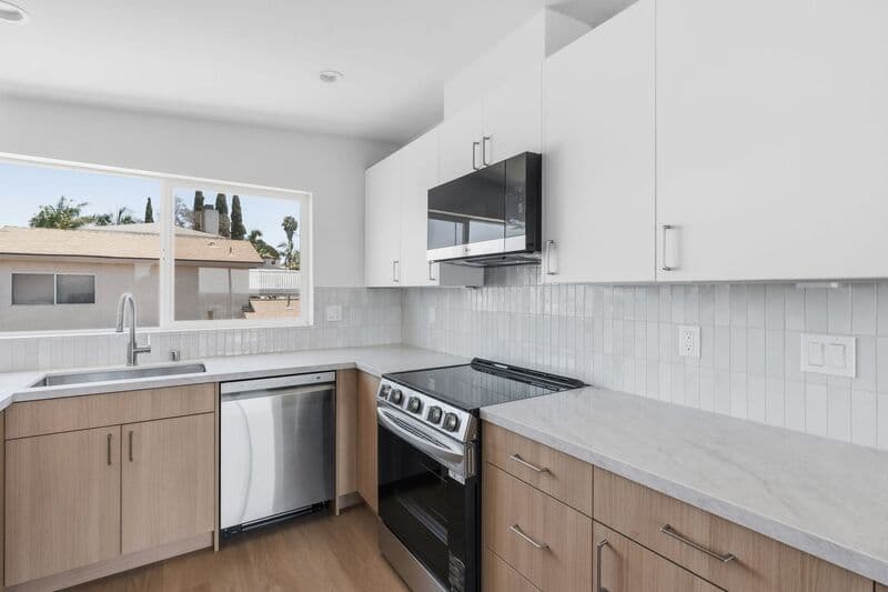 San Diego Apartment: 6638-6644 Valjean Court