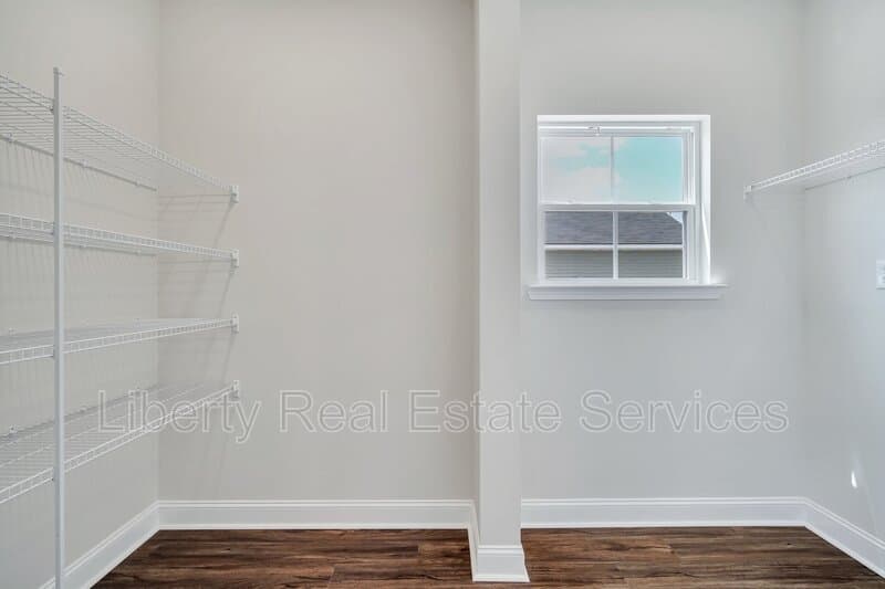 Hinesville House: 88 Fridley Ln