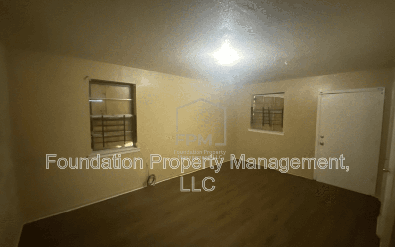 Memphis House: 1137 South Parkway East