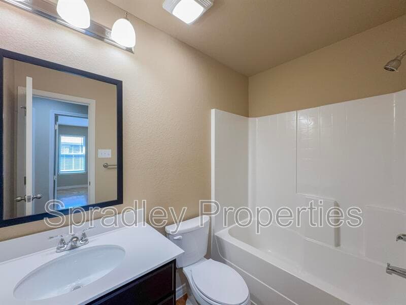 Belton Condo: 1040B Mason Dr