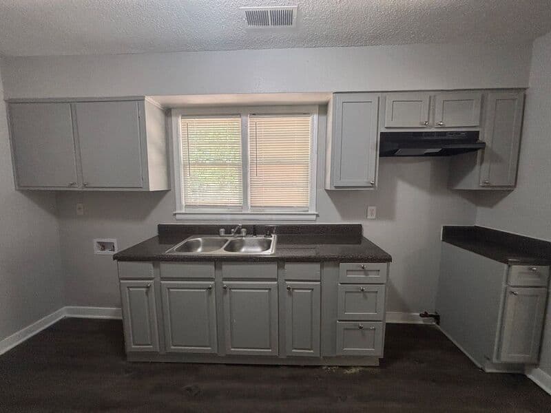 Memphis House: 3581 Kensett Dr