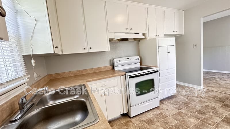 Midwest City House: 1104 Hickory Lane