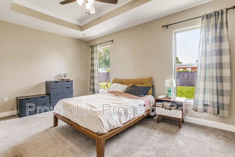 Mary Esther House: 215 Green Dr