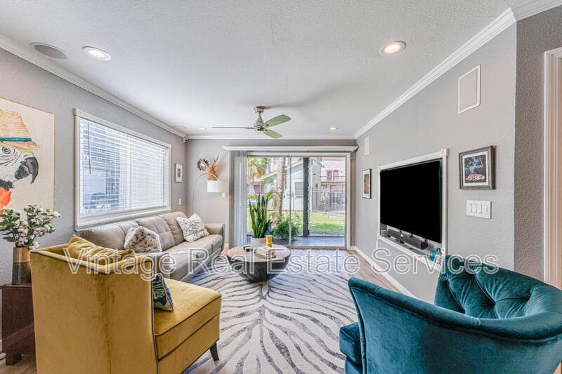 Tampa House: 6332 Newtown Cir