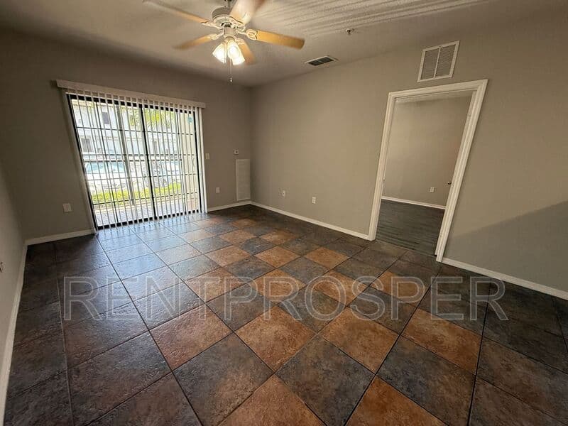 Orlando Condo: 5550 East Michigan St