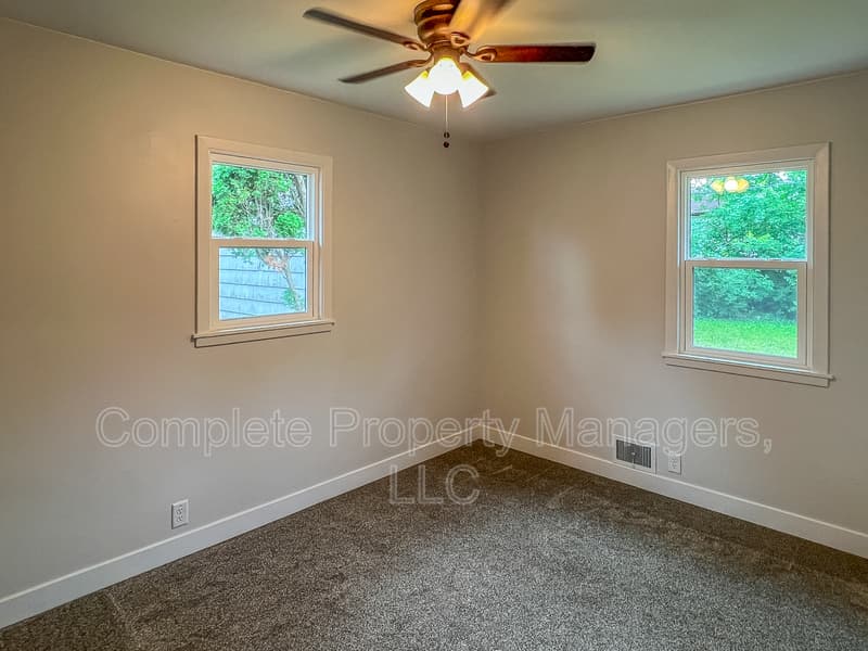 Albert Lea House: 1405 West Clark Street