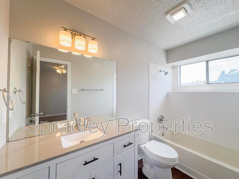 Temple House: 4801 Stone Ridge Dr