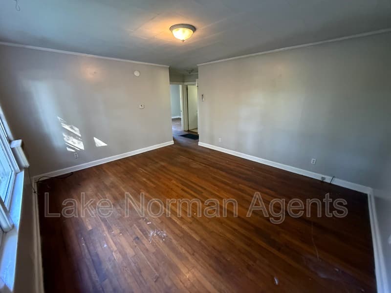 Lenoir Condo: 3355 Clay Court