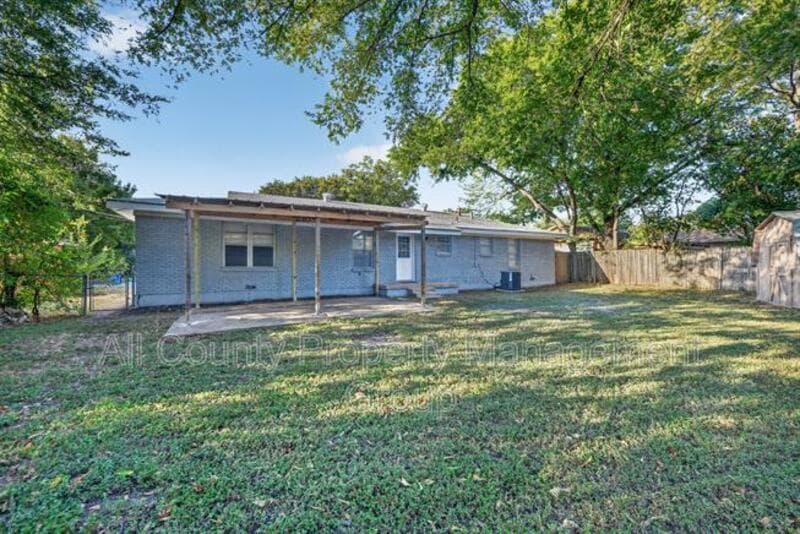 Haltom City House: 5016 Sabelle Lane
