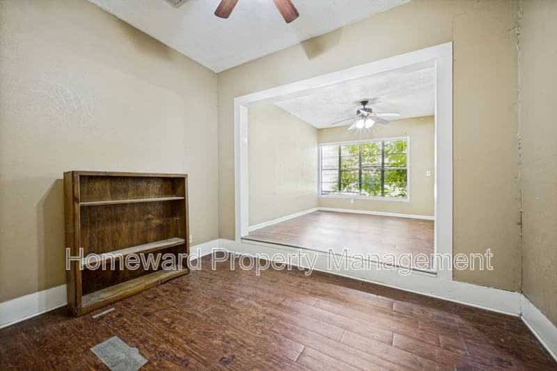 Denton Condo: 904 West Hickory Street - B