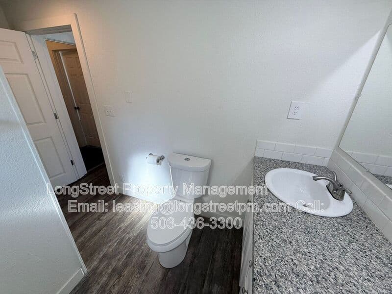 Salem House: 758 Browning Ave S