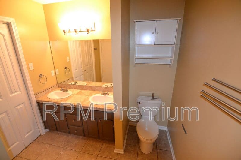 Baton Rouge House: 2136 S Flannery Rd.