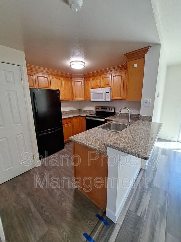 Fairfield Condo: 145 Del Rey Ct