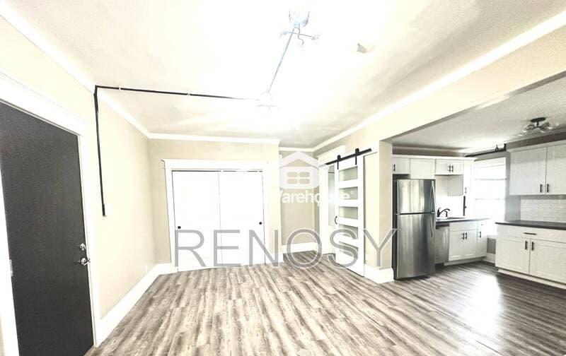 Des Moines House: 2500 Grand Ave