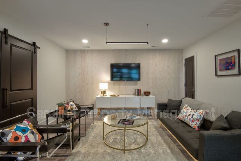 Charlotte House: 3945 Rockfern Rd