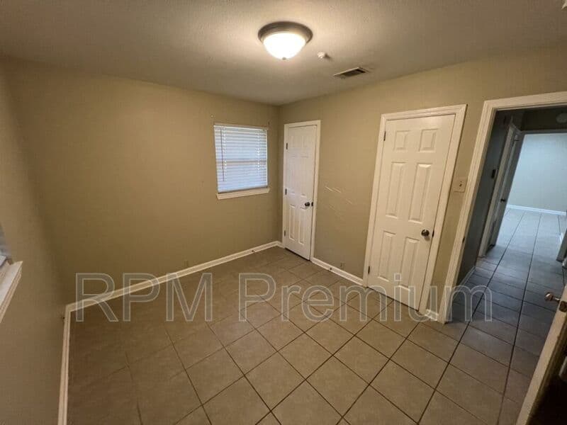 Baton Rouge House: 3280 Crestaire Dr