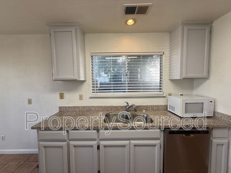 Lathrop House: 15050 Hollyhock Ct