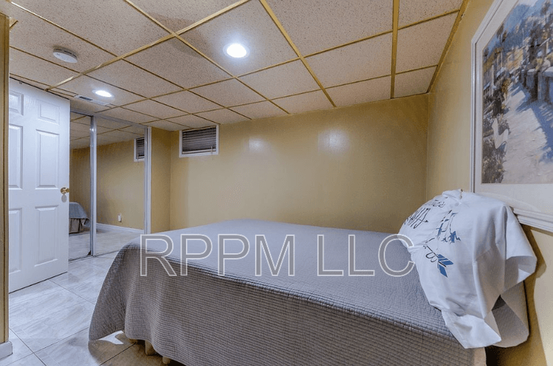 Bayonne Condo: 23 Sycamore Road