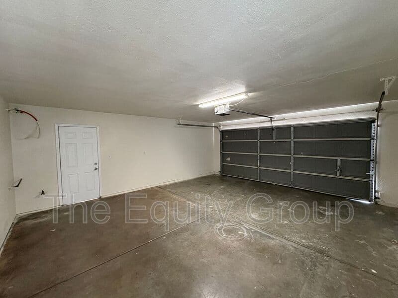 Visalia House: 744 West Buena Vista Ave