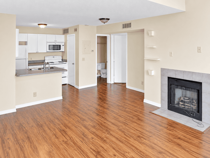 Altamonte Springs Condo: 305 Lakepointe Drive