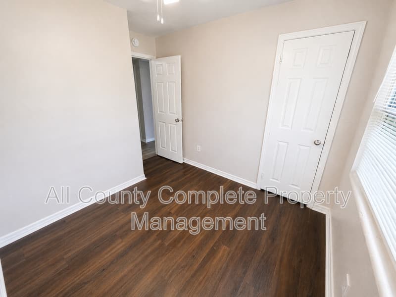 Jacksonville House: 10415 Briarcliff Rd E