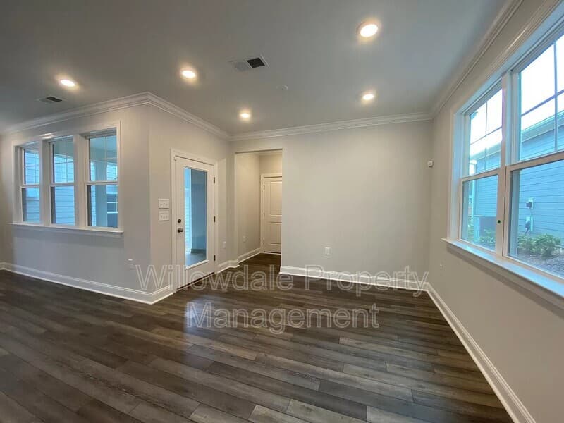 Wake Forest House: 725 Cormiche Lane