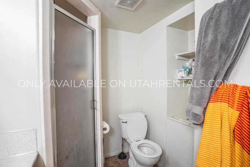 Provo House: 547 E 400 N