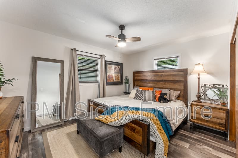 Sioux Falls Townhome: 842 S Southeastern Ave