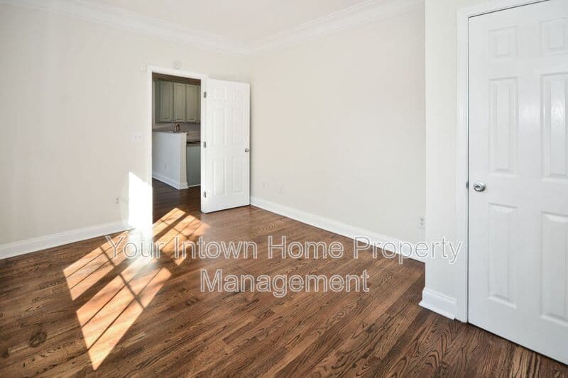 Atlanta House: 69 Haygood Ave SE