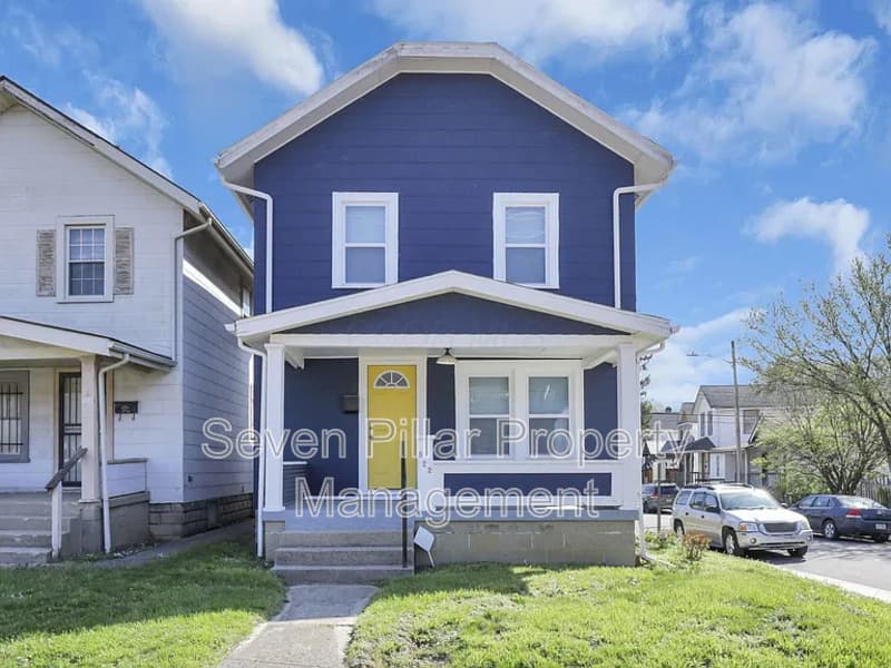 Columbus House: 522 Ryan Ave