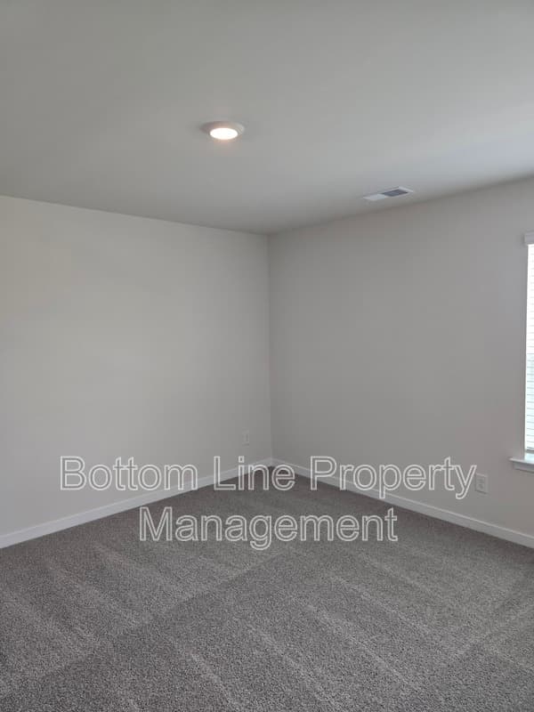 Monroe House: 549 Blackpool Ct